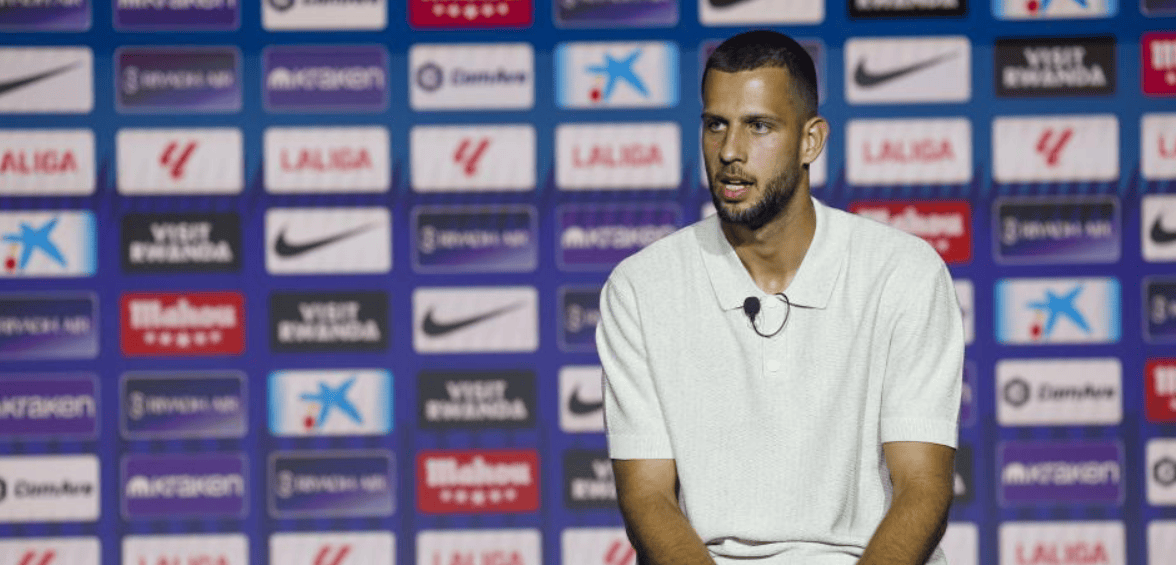 大堂里等待, 始拖延