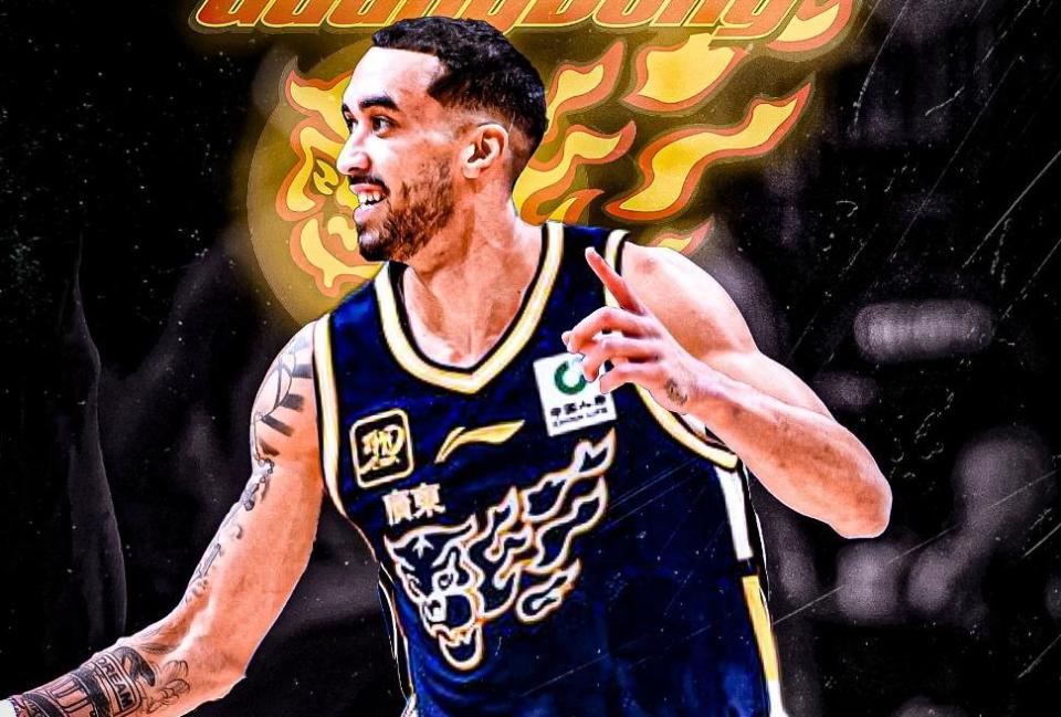 正在随长沙, 方面