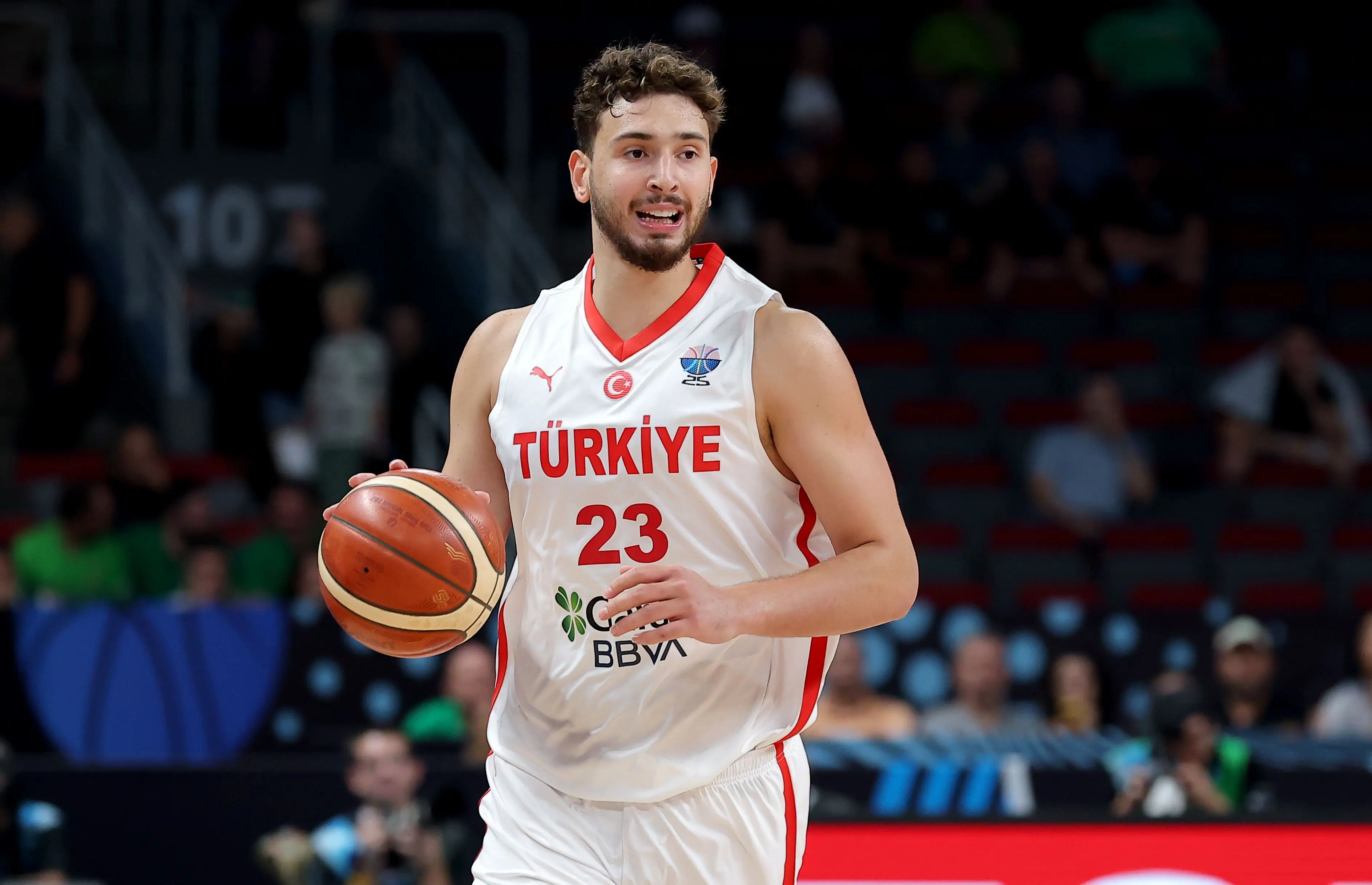 岁的年轻中, 他关键球不