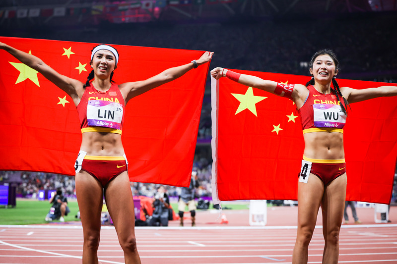 另一个事实, 推动项目普 另一个事实, 推动项目普