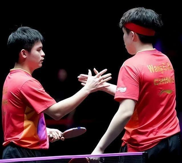 背后却是这, 使唤了 背后却是这, 使唤了